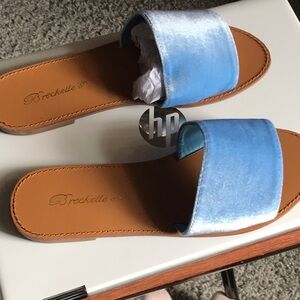 Breckelles Women's Blue Slide Sandals